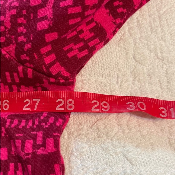 Reebok Pink and Burgundy Graphic Sweatshirt - Picture 9 of 10